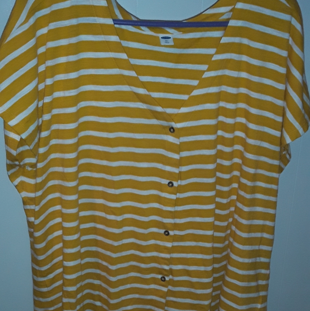 Plus size Old Navy white and yellow striped shirt